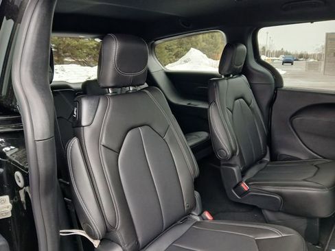 New 2026 Chrysler Voyager LX image 30