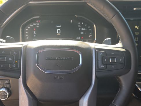 Used 2025 GMC Sierra 1500 Denali w/ Technology Package AWD/4WD image 13
