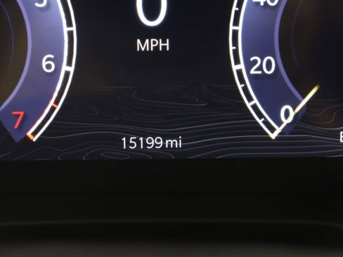 Used 2024 Jeep Grand Cherokee Limited w/ Luxury Tech Group II image 39