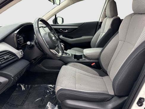 Used 2024 Subaru Outback Premium AWD/4WD image 17