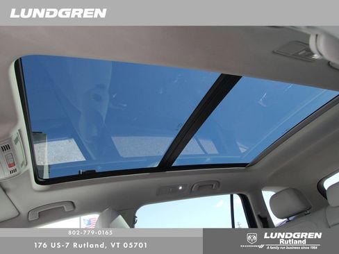 Used 2022 Volkswagen Tiguan SE image 30