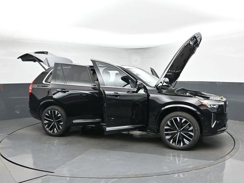 New 2026 Volvo XC90 T8 Plus w/ Protection Package Premier AWD/4WD image 54