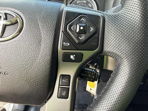 Used 2021 Toyota Tacoma SR5 RWD image 33