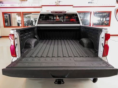Used 2022 Chevrolet Silverado 2500 LTZ w/ LTZ Plus Package image 8