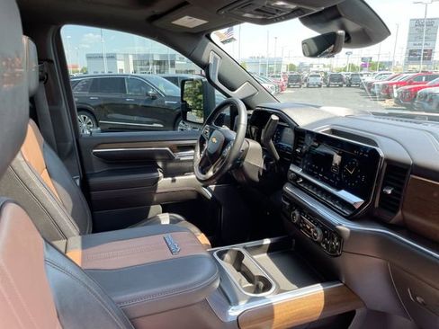 Used 2024 Chevrolet Silverado 2500 High Country w/ Technology Package image 18