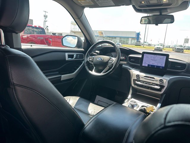 Used 2021 Ford Explorer XLT w/ Equipment Group 202A RWD image 15