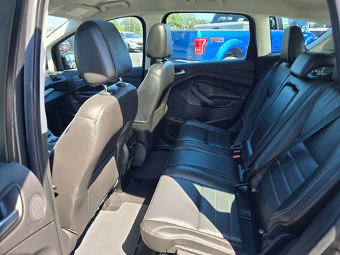 Used 2015 Ford C-MAX Energi SEL w/ Equipment Group 303A FWD image 17