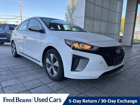 Used 2019 Hyundai Ioniq Plug-In Hybrid image 1