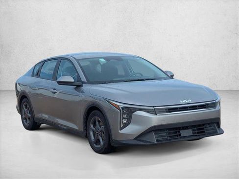 Used 2025 Kia K4 FWD image 3