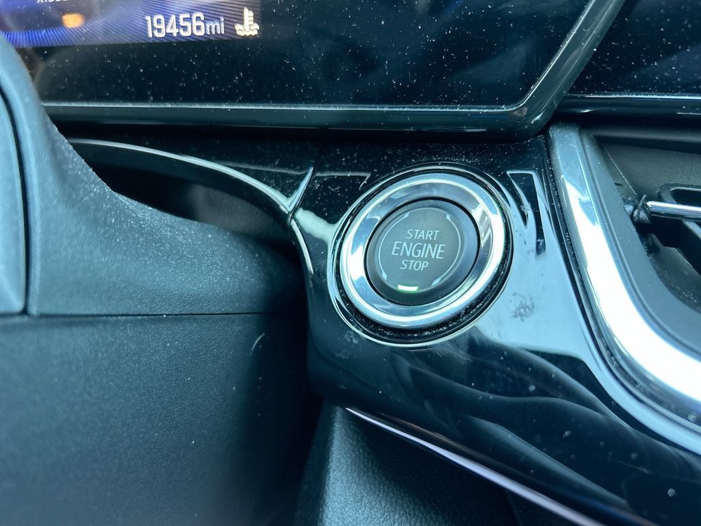 Used 2024 Chevrolet Trax RS FWD image 20
