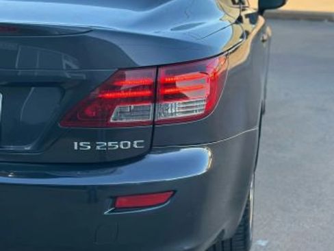 Used 2010 Lexus IS 250C image 9