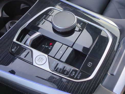 Used 2026 BMW X5 xDrive40i w/ M Sport Package image 26