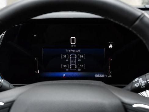 Used 2024 Chevrolet Trax LT w/ Driver Confidence Package FWD image 28