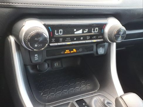 Used 2024 Toyota RAV4 XLE FWD image 21