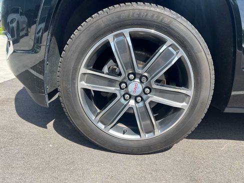 Used 2019 GMC Acadia Denali w/ Technology Package AWD/4WD image 11