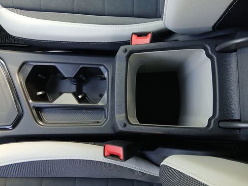 New 2026 Volkswagen Taos SE image 25