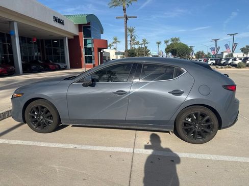 Used 2026 MAZDA MAZDA3 2.5 S Hatchback w/ Premium Pkg FWD image 11