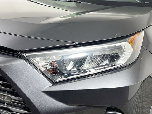 Used 2019 Toyota RAV4 Limited image 12