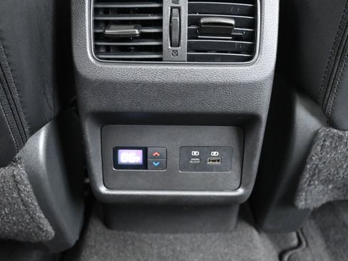 Used 2023 Nissan Rogue SL w/ SL Premium Package image 13