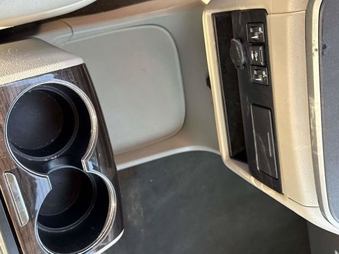 Used 2020 Toyota Sienna XLE FWD image 20