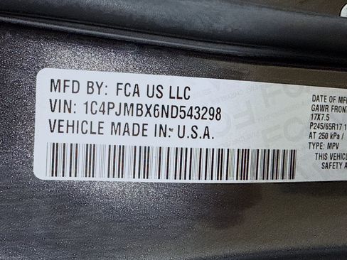 Used 2022 Jeep Cherokee Trailhawk AWD/4WD image 37