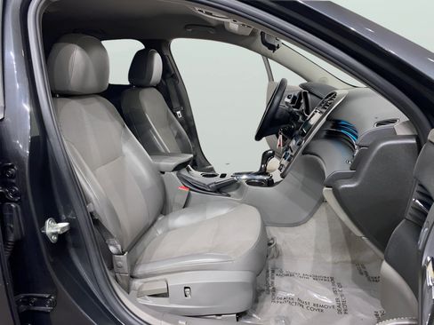 Used 2015 Chevrolet Malibu LT FWD image 12