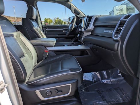 Used 2025 RAM 1500 Laramie w/ Sport Appearance Package AWD/4WD image 31
