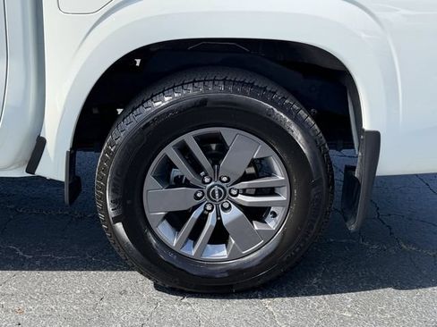 Used 2025 Nissan Frontier SV w/ Tow Package RWD image 26