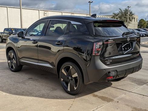 New 2026 Nissan Kicks SR image 8