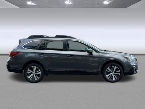 Used 2018 Subaru Outback 2.5i Limited AWD/4WD image 8