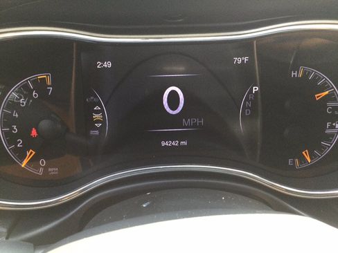 Used 2018 Jeep Grand Cherokee Altitude AWD/4WD image 26
