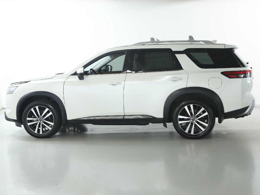 Certified 2024 Nissan Pathfinder Platinum w/ Cargo Package AWD/4WD image 43