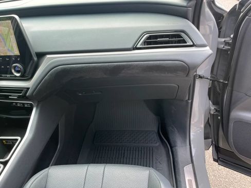 Used 2025 Lexus TX 500h AWD w/ Technology Package image 33