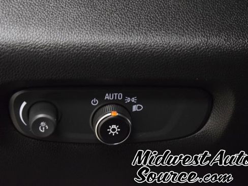 Used 2023 Chevrolet Traverse Premier w/ Redline Edition image 9