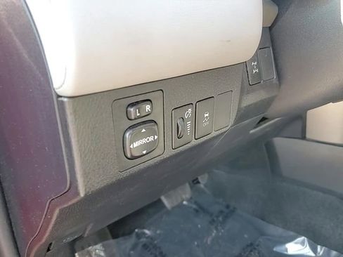 Used 2014 Toyota RAV4 XLE image 12