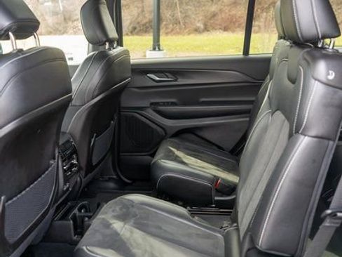 Used 2023 Jeep Grand Cherokee L Altitude image 13