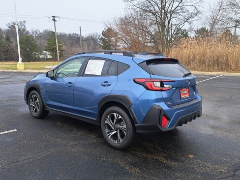 Used 2024 Subaru Crosstrek 2.0i Premium image 3