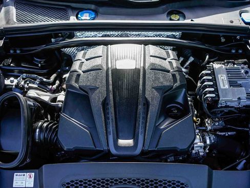 Used 2020 Porsche Macan S image 31