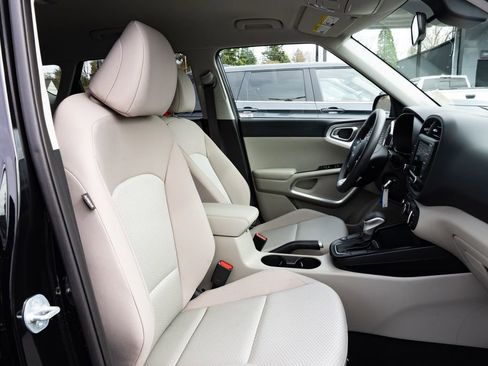 Used 2024 Kia Soul LX image 24