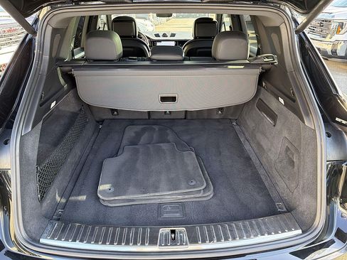 Used 2023 Porsche Cayenne AWD/4WD image 26
