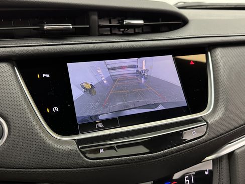 Used 2025 Cadillac XT5 Premium Luxury image 18