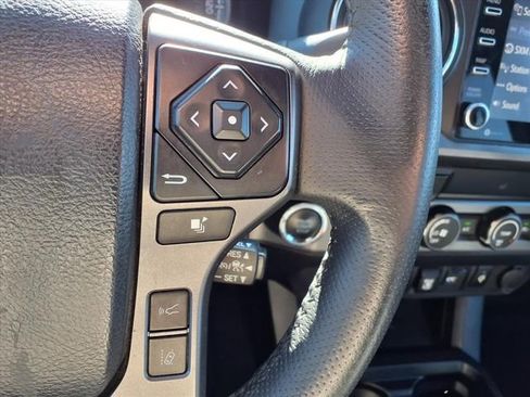 Used 2020 Toyota Tacoma TRD Sport w/ Technology Package image 14