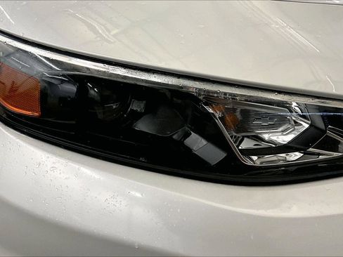 Used 2017 Chevrolet Malibu Hybrid w/ Leather Package image 28