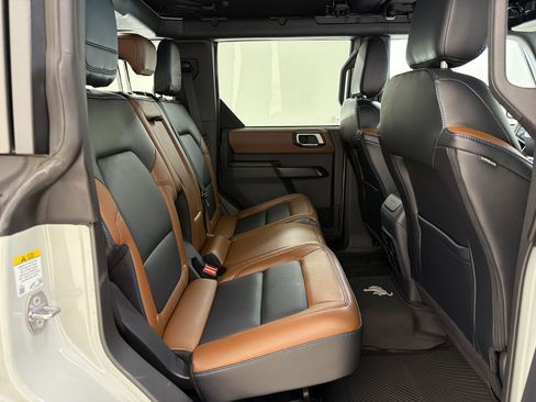 Used 2024 Ford Bronco Outer Banks AWD/4WD image 30