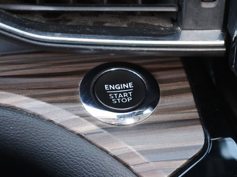 Used 2022 Ford Explorer Limited w/ Equipment Group 301A image 18