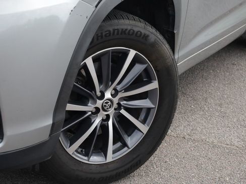 Used 2018 Toyota Highlander XLE image 21