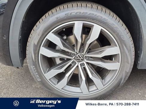 Certified 2023 Volkswagen Atlas SEL Premium AWD/4WD image 11