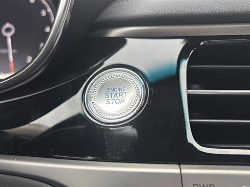 New 2026 Genesis G70 2.5T Prestige image 26