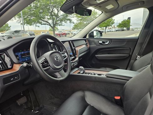 Used 2023 Volvo XC60 T8 Plus w/ Climate Package AWD/4WD image 10