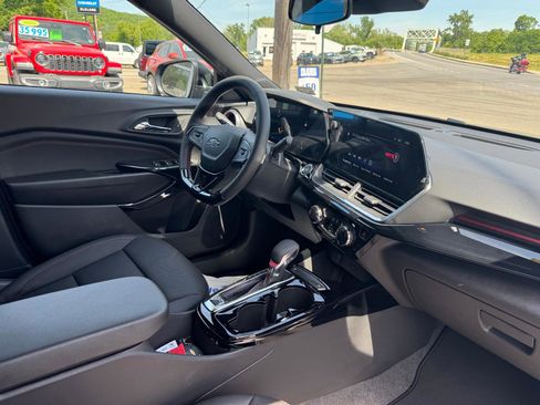 New 2026 Chevrolet Trax RS w/ Driver Confidence Package FWD image 43